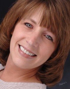 dental bonding patient in Lincoln Park shows off new smile